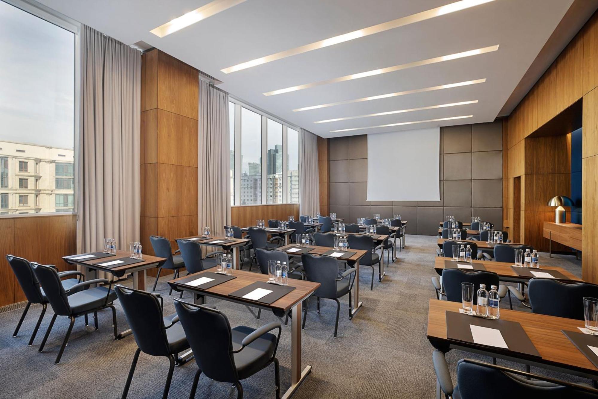Sheraton Astana Hotel Bagian luar foto Meeting room