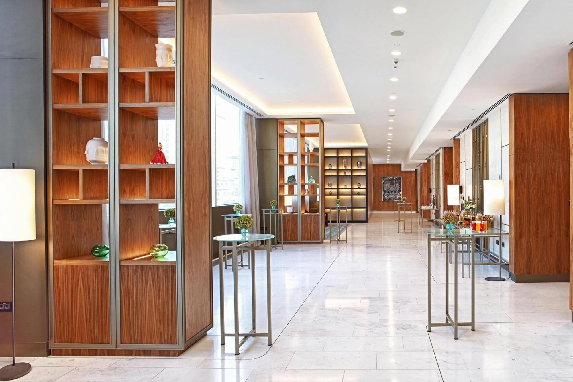 Sheraton Astana Hotel Bagian luar foto The interior of the hotel