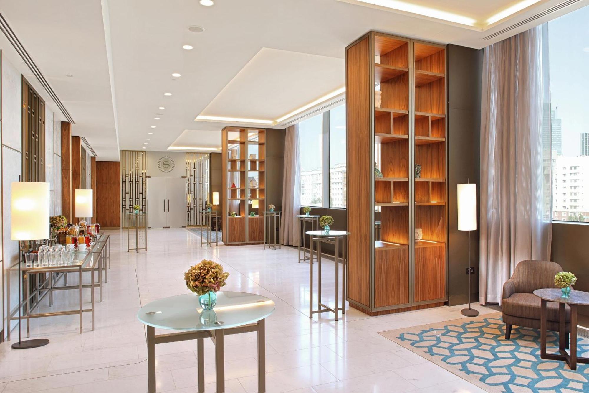 Sheraton Astana Hotel Bagian luar foto The lobby of the hotel