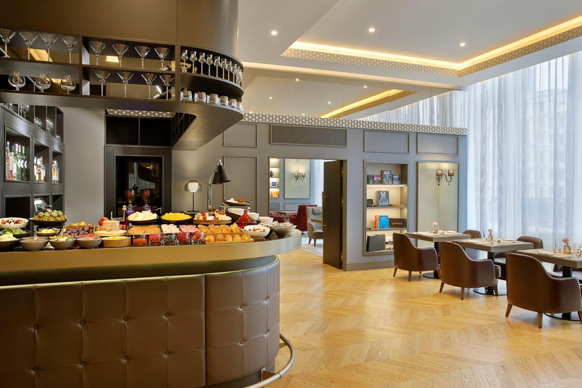 Sheraton Astana Hotel Bagian luar foto The restaurant