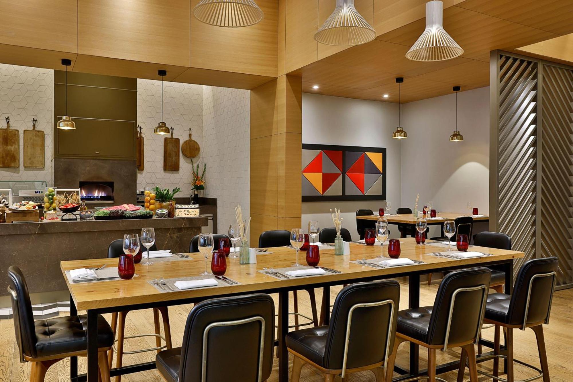 Sheraton Astana Hotel Bagian luar foto The Kitchen