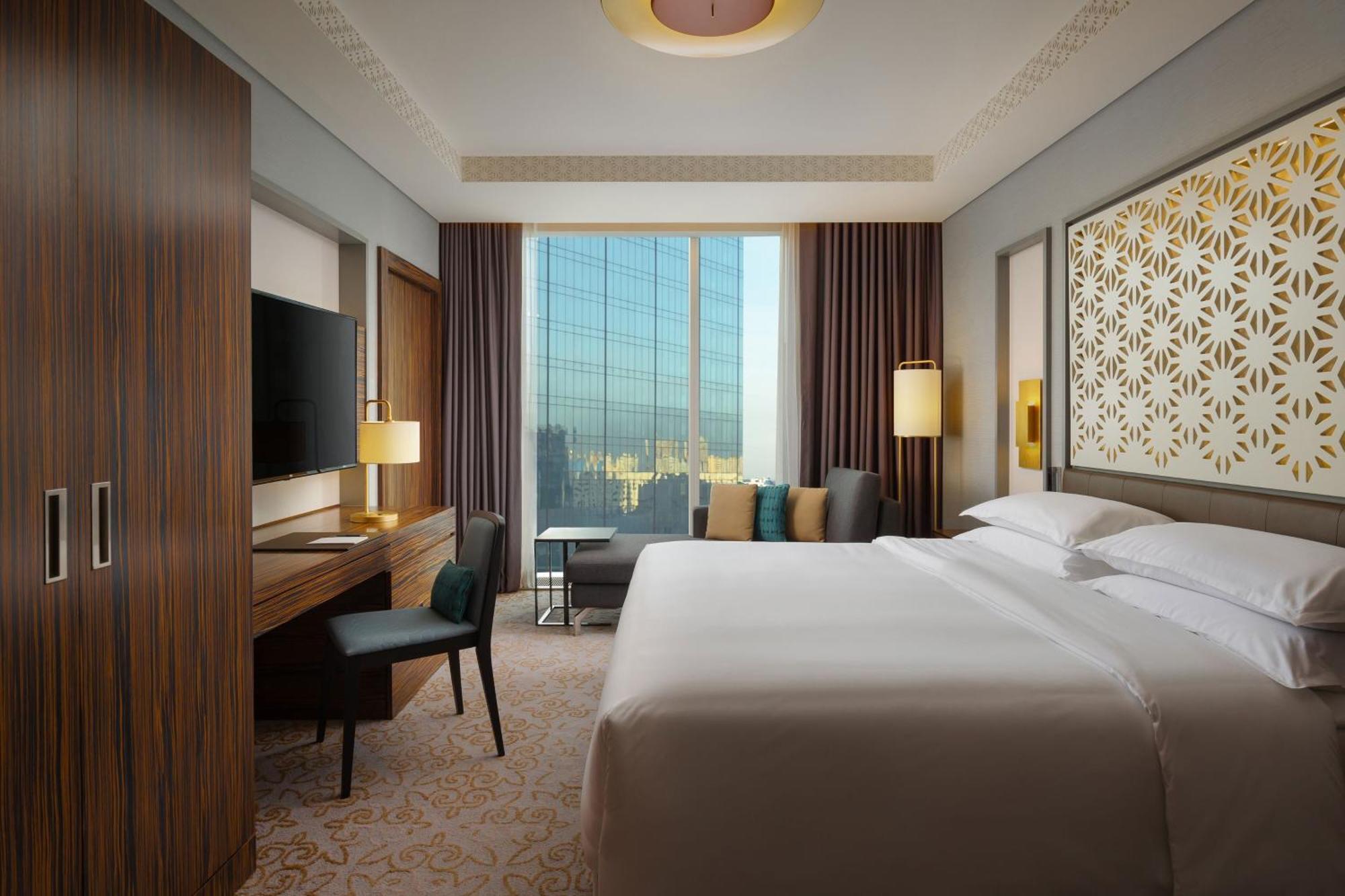 Sheraton Astana Hotel Bagian luar foto Deluxe Room