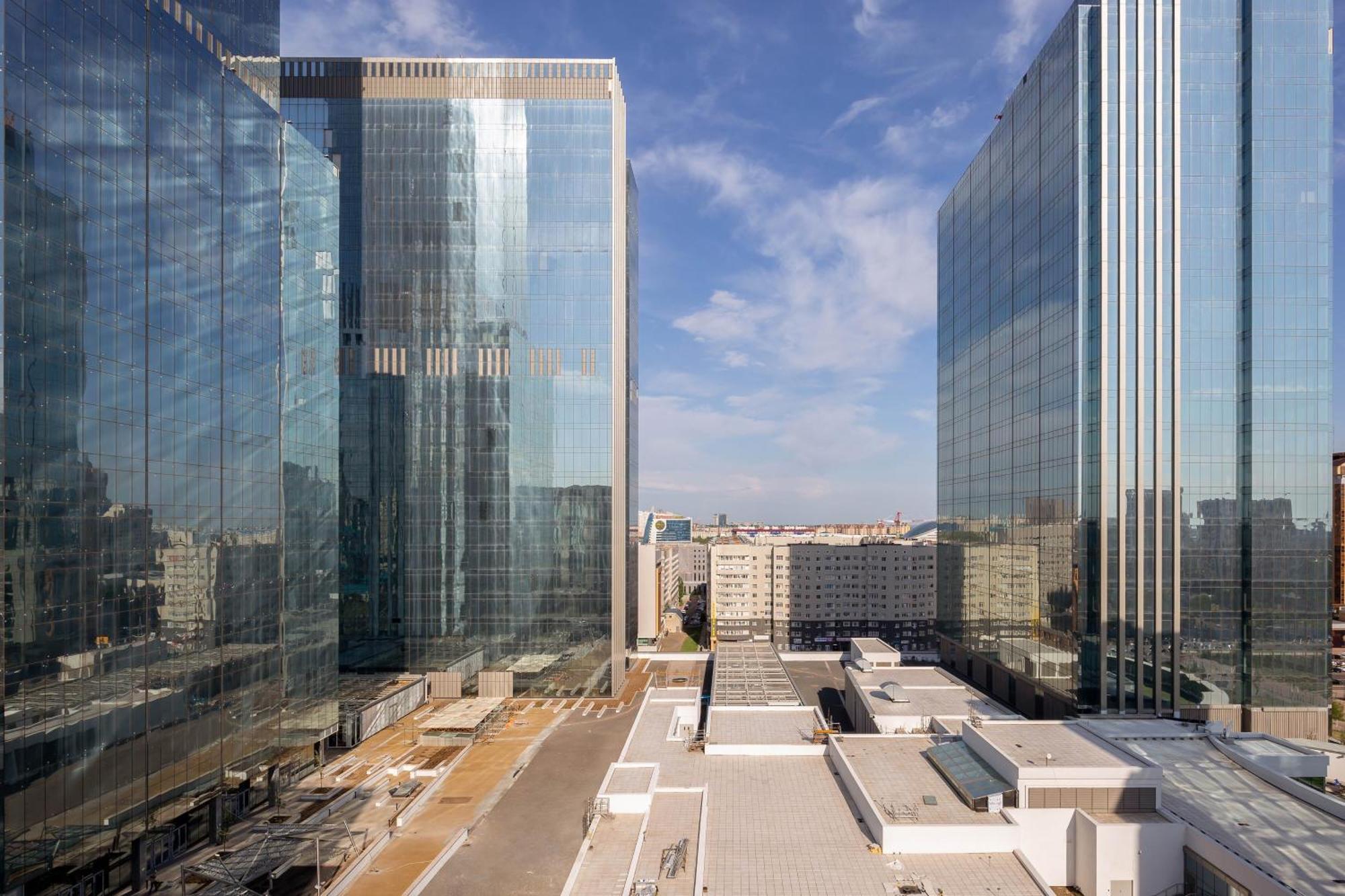 Sheraton Astana Hotel Bagian luar foto