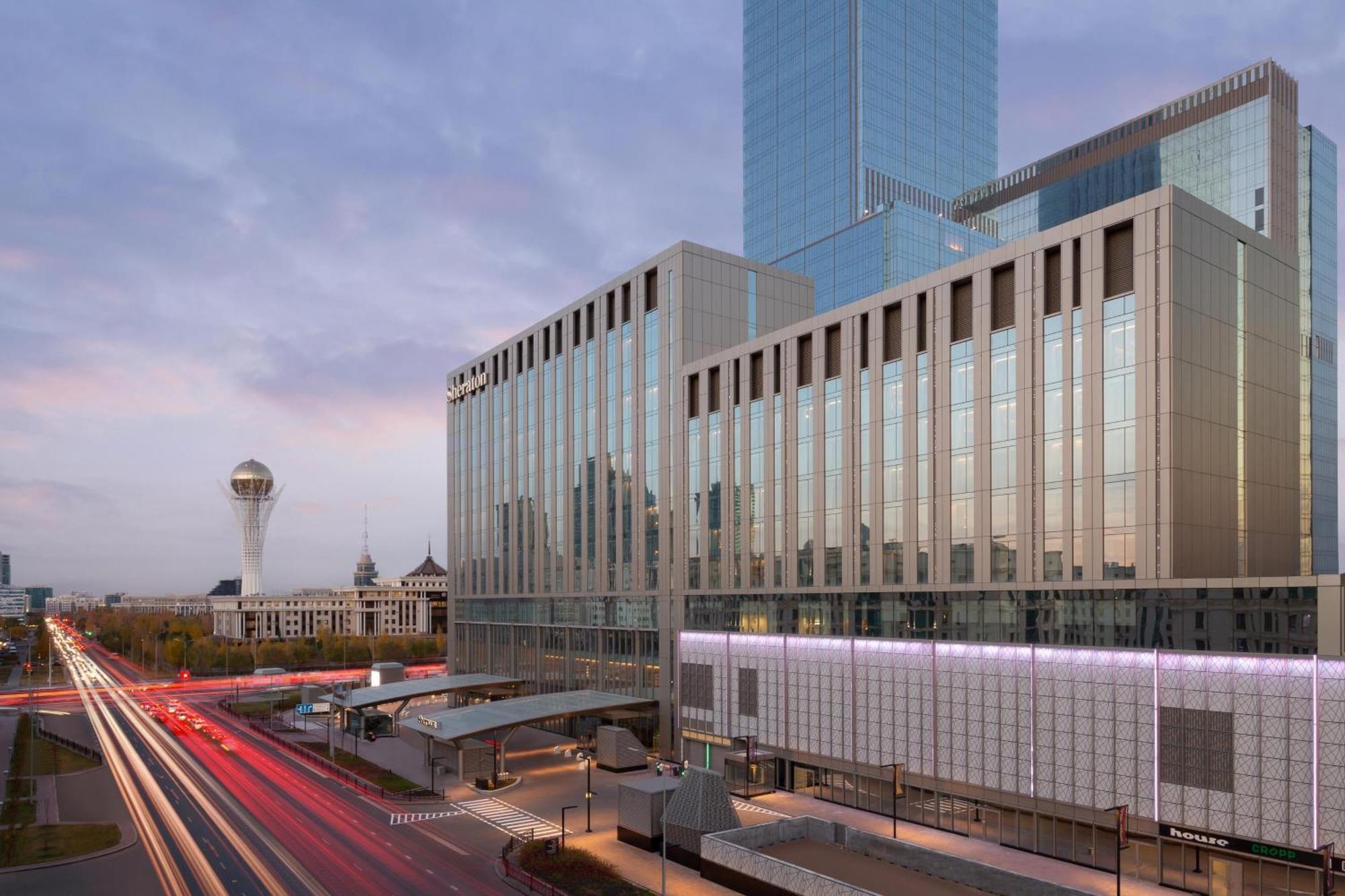 Sheraton Astana Hotel Bagian luar foto The new terminal